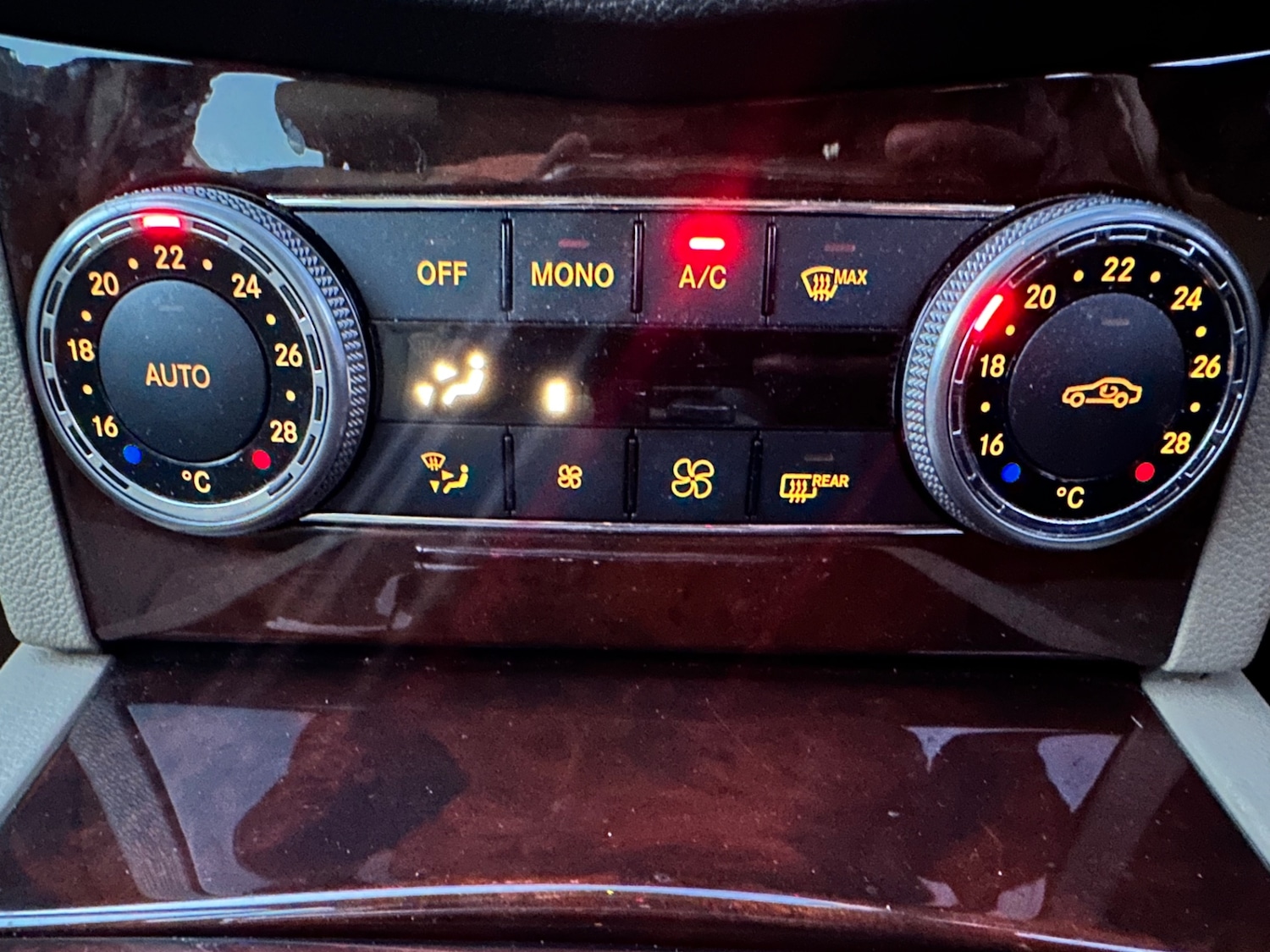 Used Mercedes-Benz C Class 2009 for sale - 77335667: Photo 95