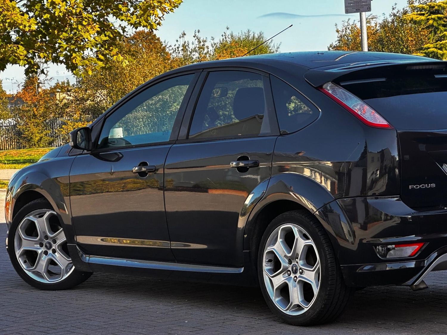 Used Ford Focus 2010 for sale - 76189830: Photo 12