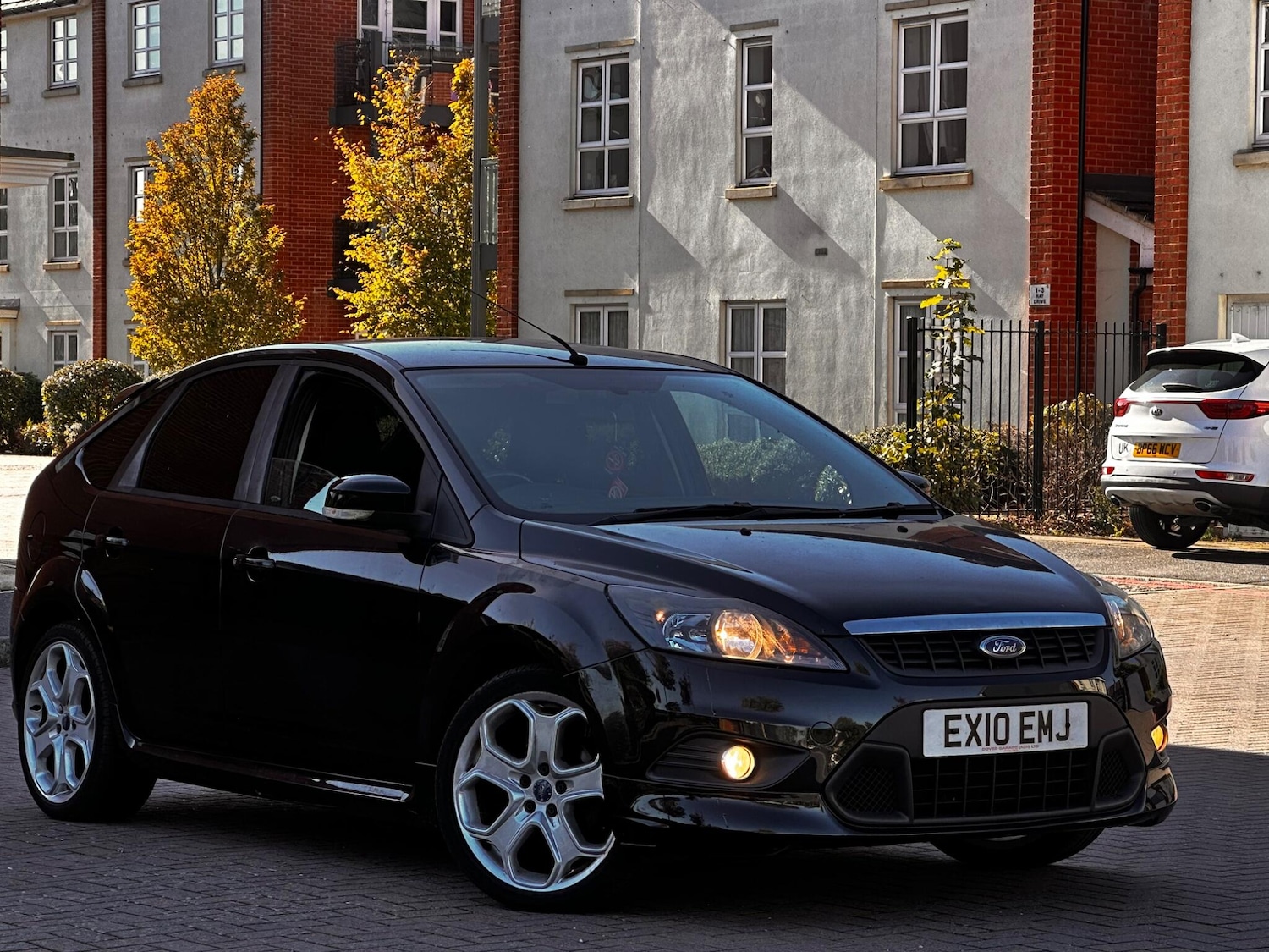 Used Ford Focus 2010 for sale - 76189830: Photo 2