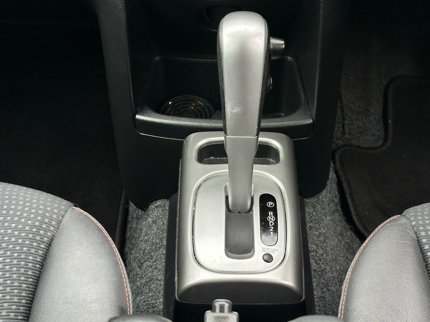 Used Nissan Note 2010 for sale - 77290663: Photo 85