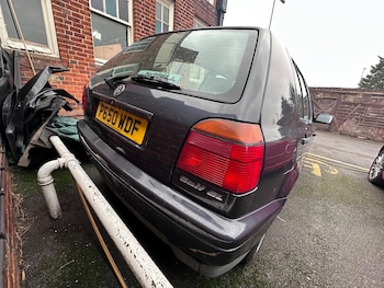 Used Volkswagen Golf 1996 for sale - 77230531: Photo