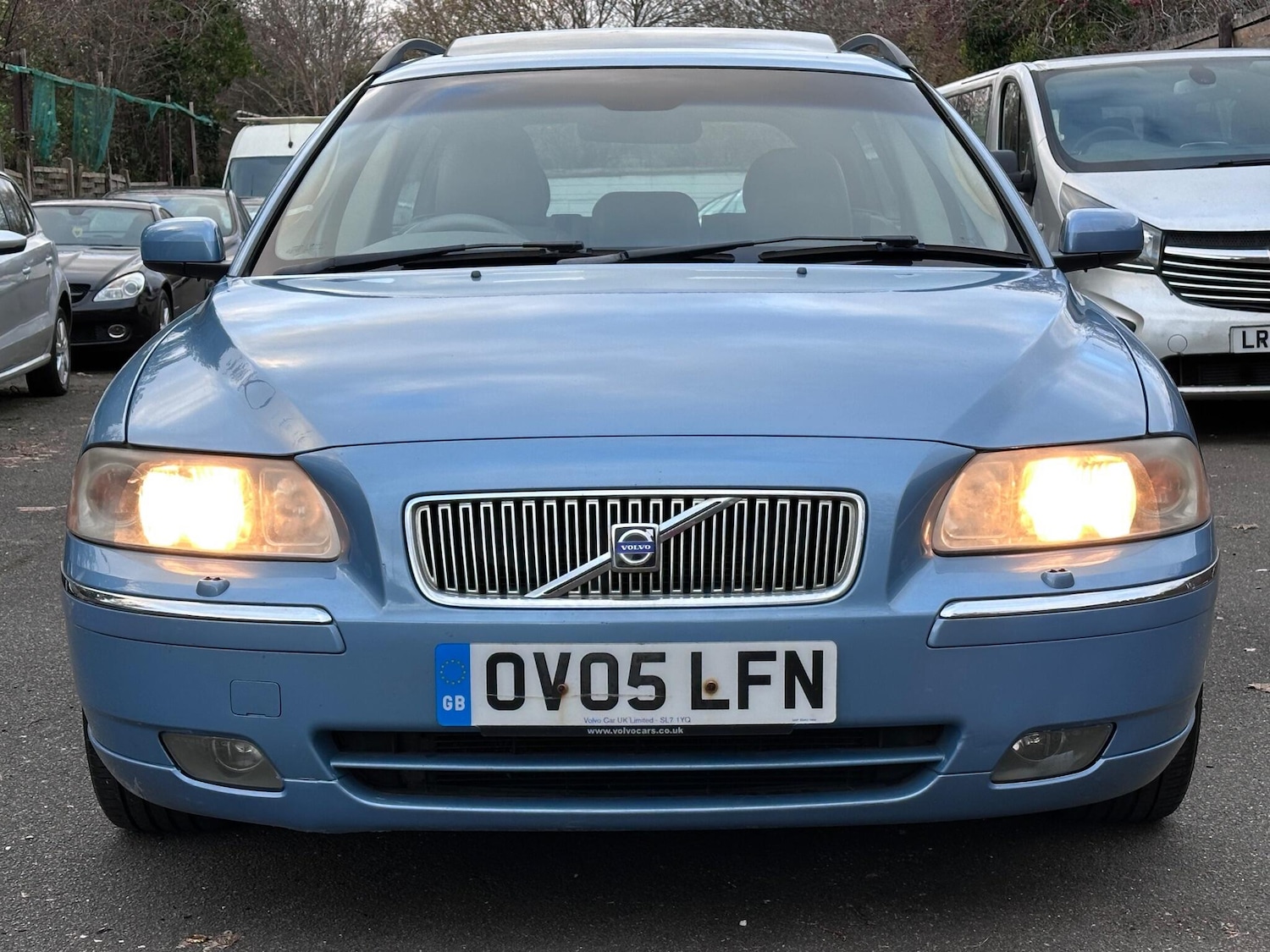 Used Volvo V70 2005 for sale - 77066379: Photo 2
