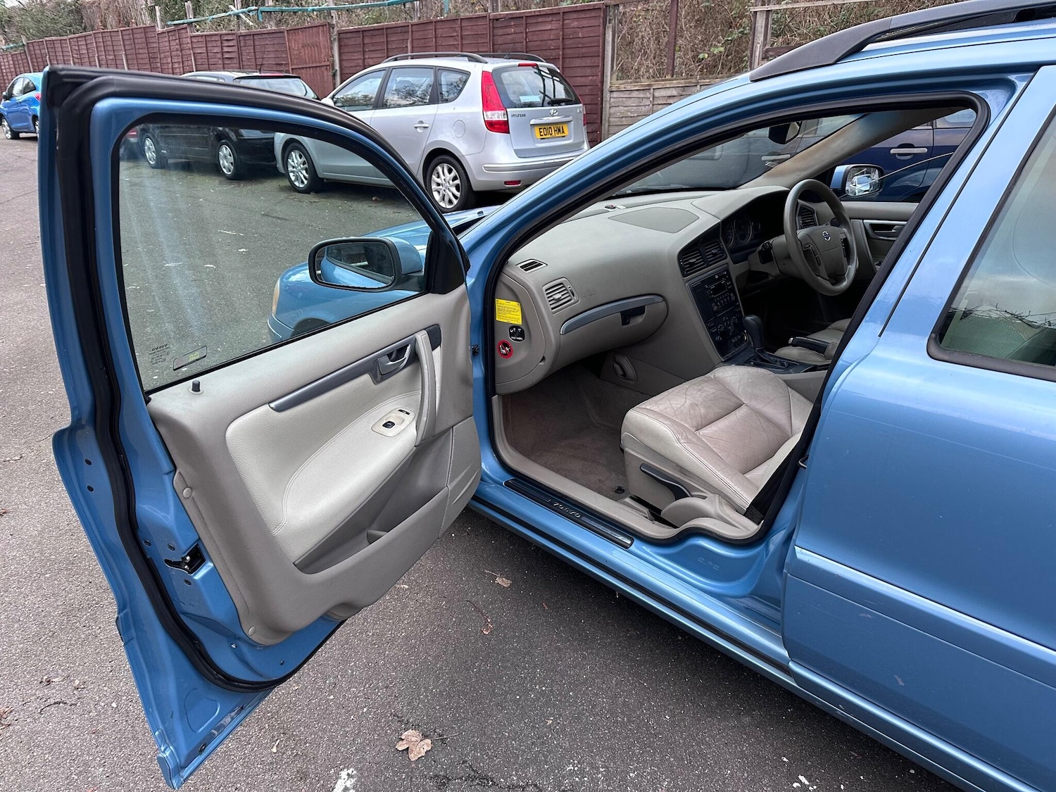 Used Volvo V70 2005 for sale - 77066379: Photo 21