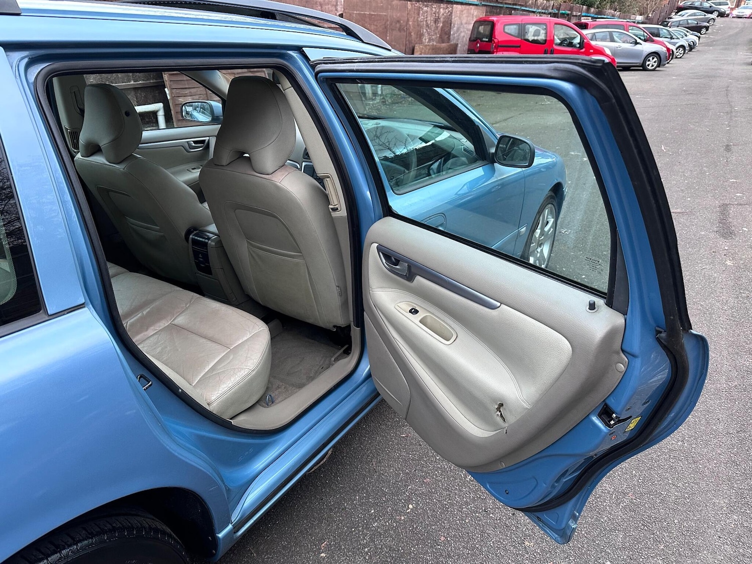 Used Volvo V70 2005 for sale - 77066379: Photo 22