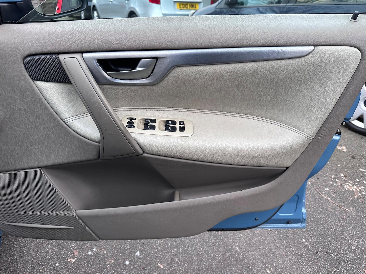 Used Volvo V70 2005 for sale - 77066379: Photo 24