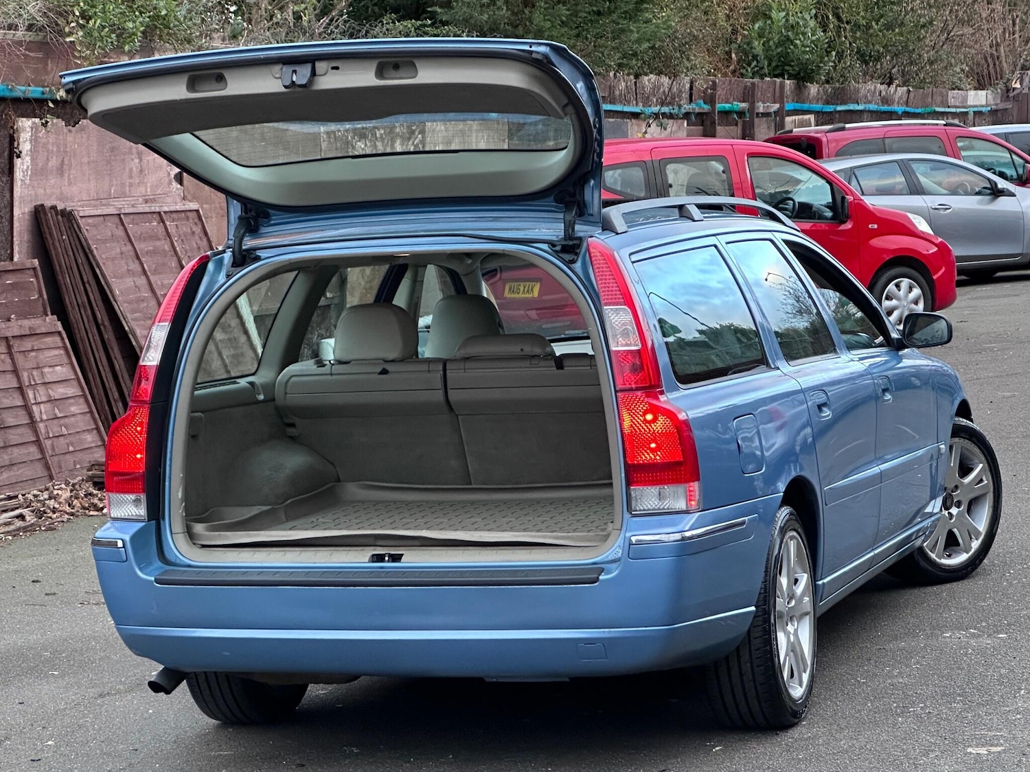Used Volvo V70 2005 for sale - 77066379: Photo 28