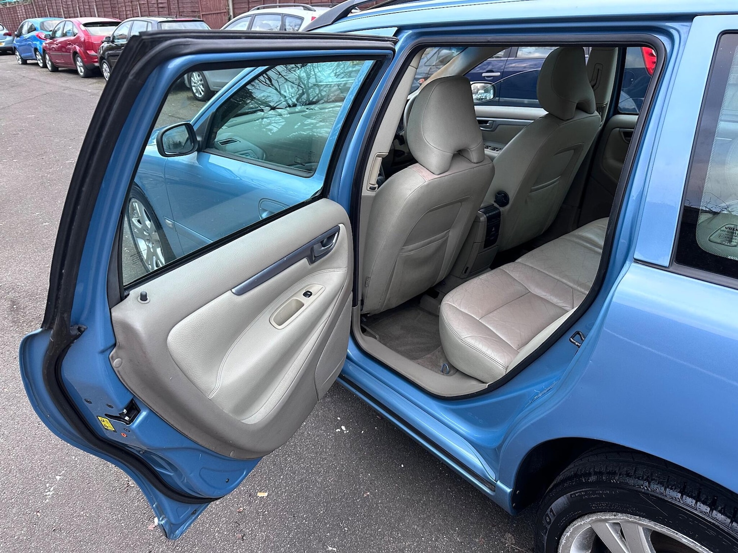 Used Volvo V70 2005 for sale - 77066379: Photo 29