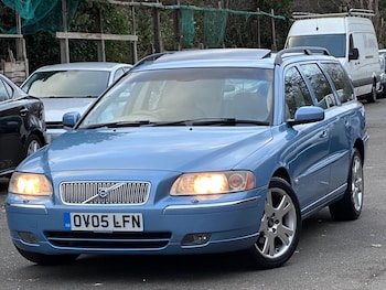 Used Volvo V70 2005 for sale - 77066379: Photo