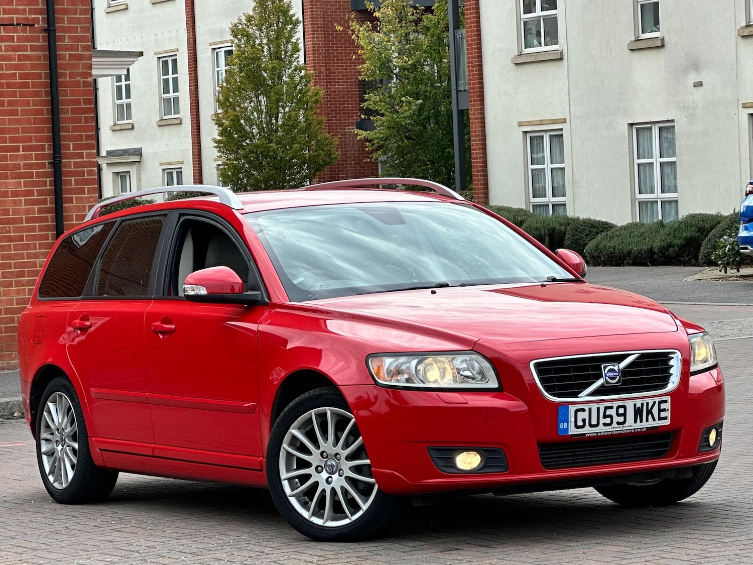 Used Volvo V50 2009 for sale - 77229655: Photo 2