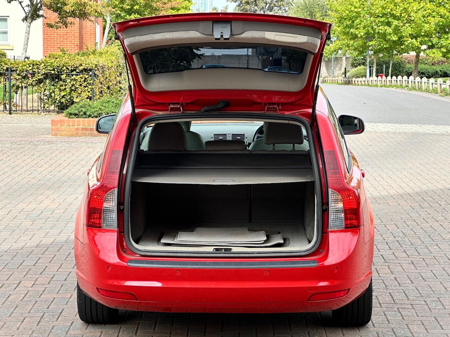 Used Volvo V50 2009 for sale - 77229655: Photo 25