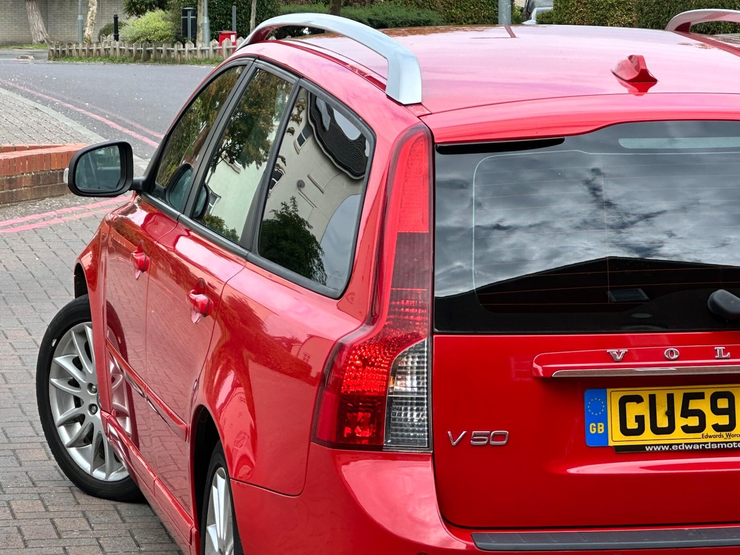 Used Volvo V50 2009 for sale - 77229655: Photo 9