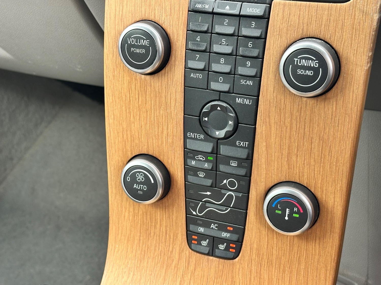 Used Volvo V50 2009 for sale - 77229655: Photo 90