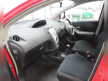 Used Toyota Yaris 2006 for sale - 77954500: Photo