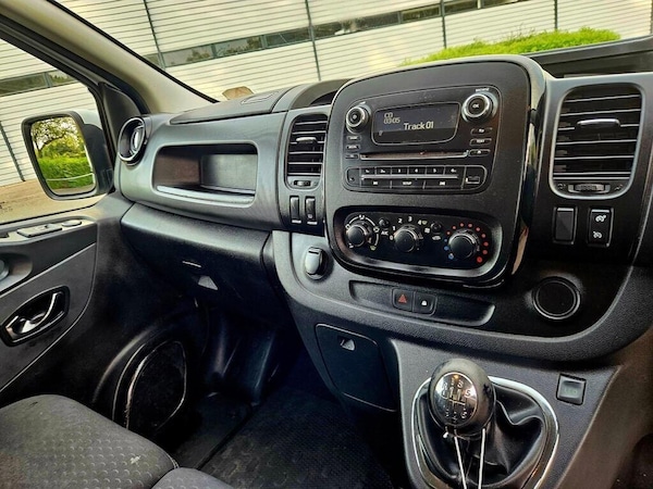 Used Vauxhall Vivaro 2015 for sale - 76108794: Photo 23