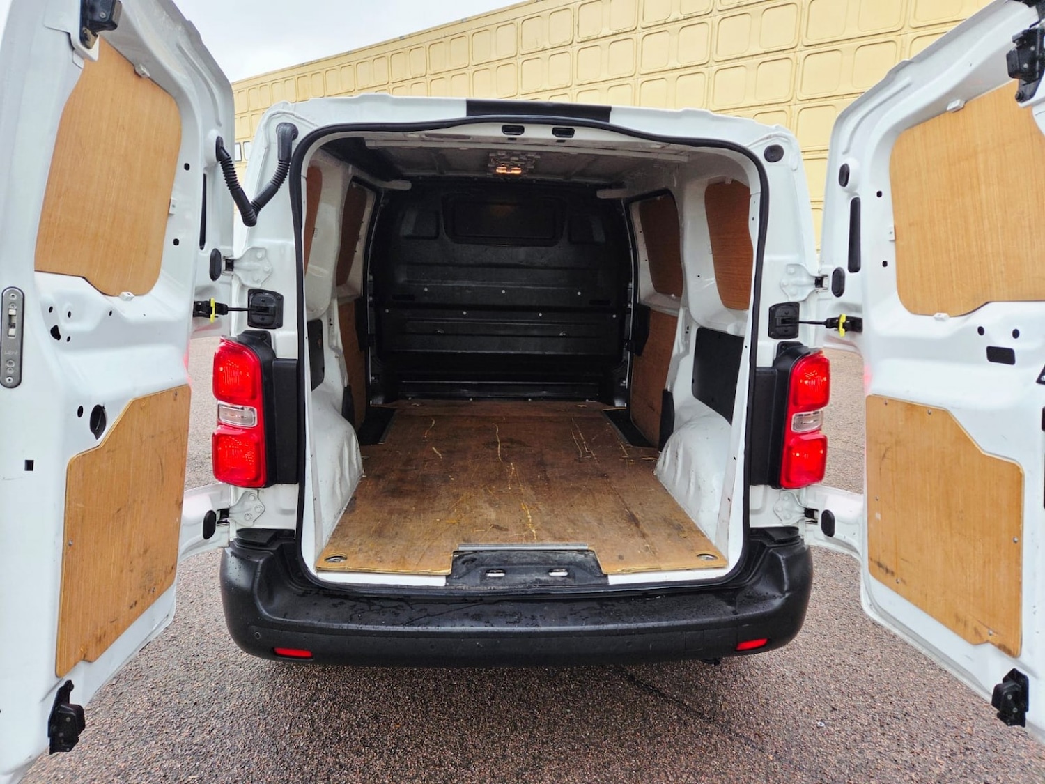 Used Vauxhall Vivaro 2020 for sale - 77572736: Photo 22