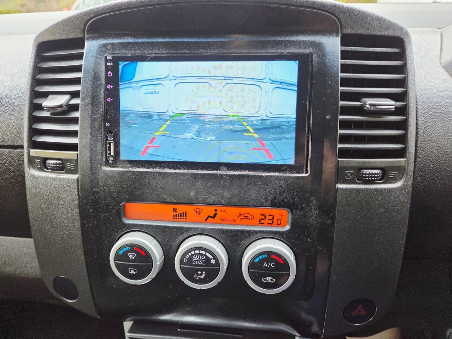 Used Nissan Navara 2015 for sale - 77572859: Photo 24