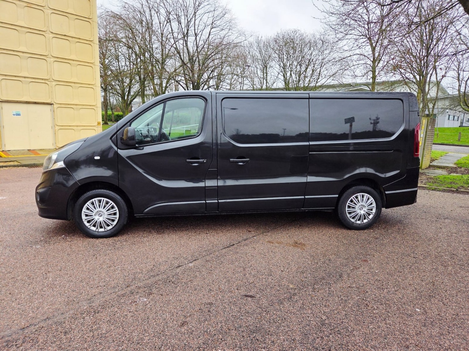 Used Vauxhall Vivaro 2019 for sale - 77423498: Photo 8