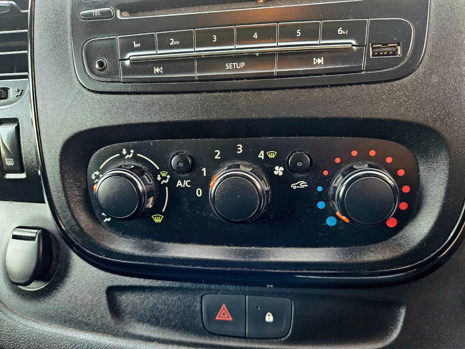 Used Vauxhall Vivaro 2015 for sale - 76387543: Photo 21