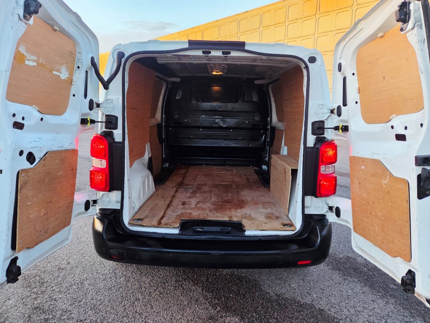 Used Vauxhall Vivaro 2022 for sale - 77881119: Photo 31