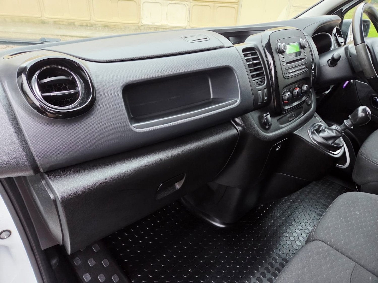 Used Vauxhall Vivaro 2018 for sale - 77610015: Photo 13