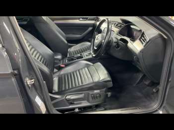 Used Volkswagen Passat 2018 for sale - 74921040: Photo