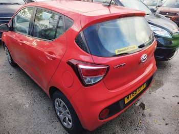 Used Hyundai i10 2018 for sale - 76409004: Photo