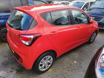Used Hyundai i10 2018 for sale - 76409004: Photo