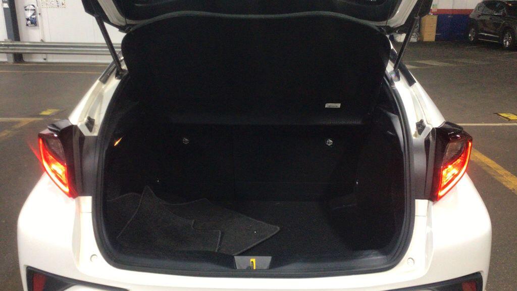 Used Toyota C-HR 2021 for sale - 76701268: Photo 14