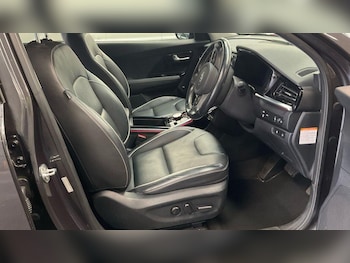 2020 (20) - 64kWh 4 SUV 5dr Electric Auto (201 bhp)