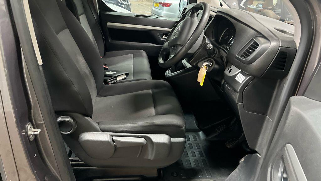 Used Toyota PROACE CITY Verso 2017 for sale - 76700950: Photo 11