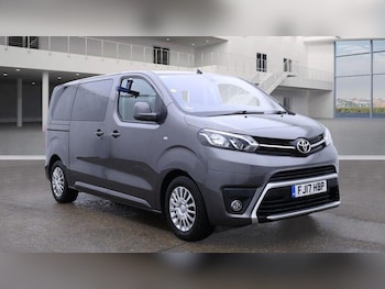 Used Toyota PROACE CITY Verso 2017 for sale - 76700950: Photo