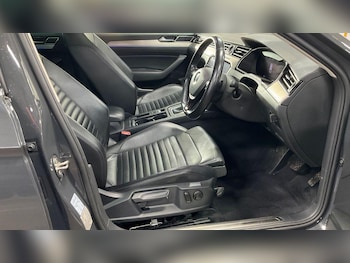 Used Volkswagen Passat 2018 for sale - 75838653: Photo