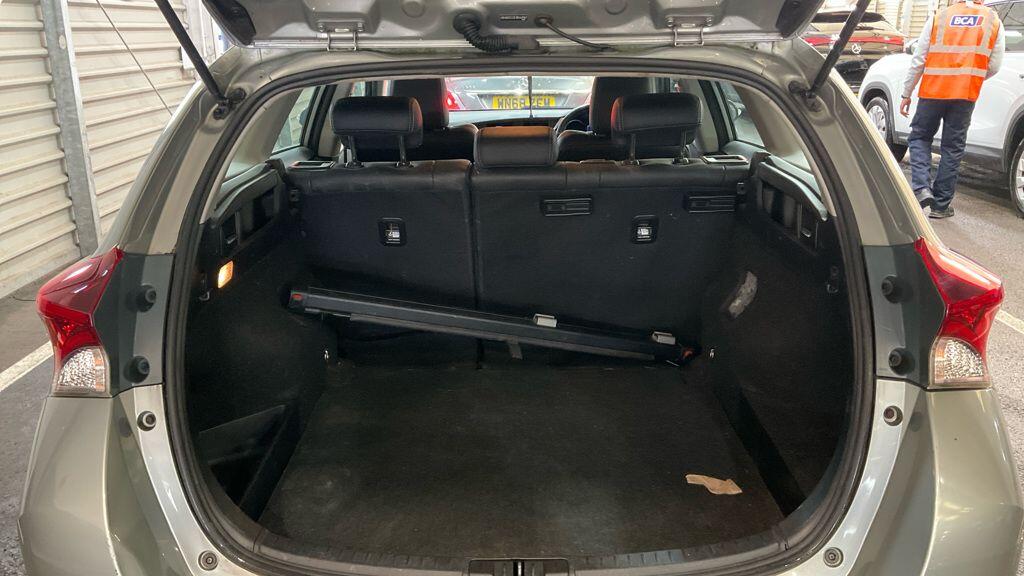 Used Toyota Auris 2018 for sale - 76802143: Photo 11