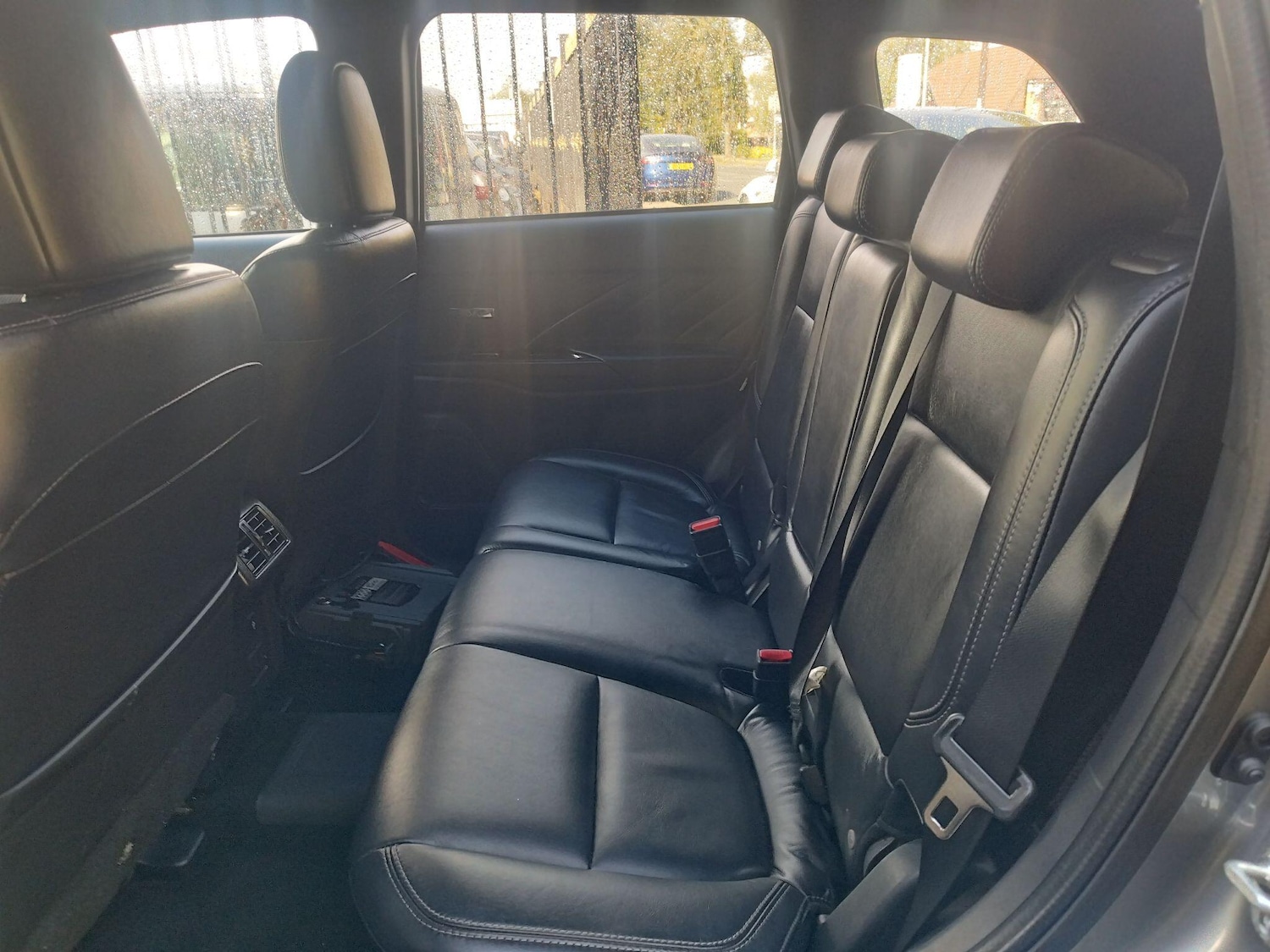 Used Mitsubishi Outlander for sale - 76991108: Photo 6