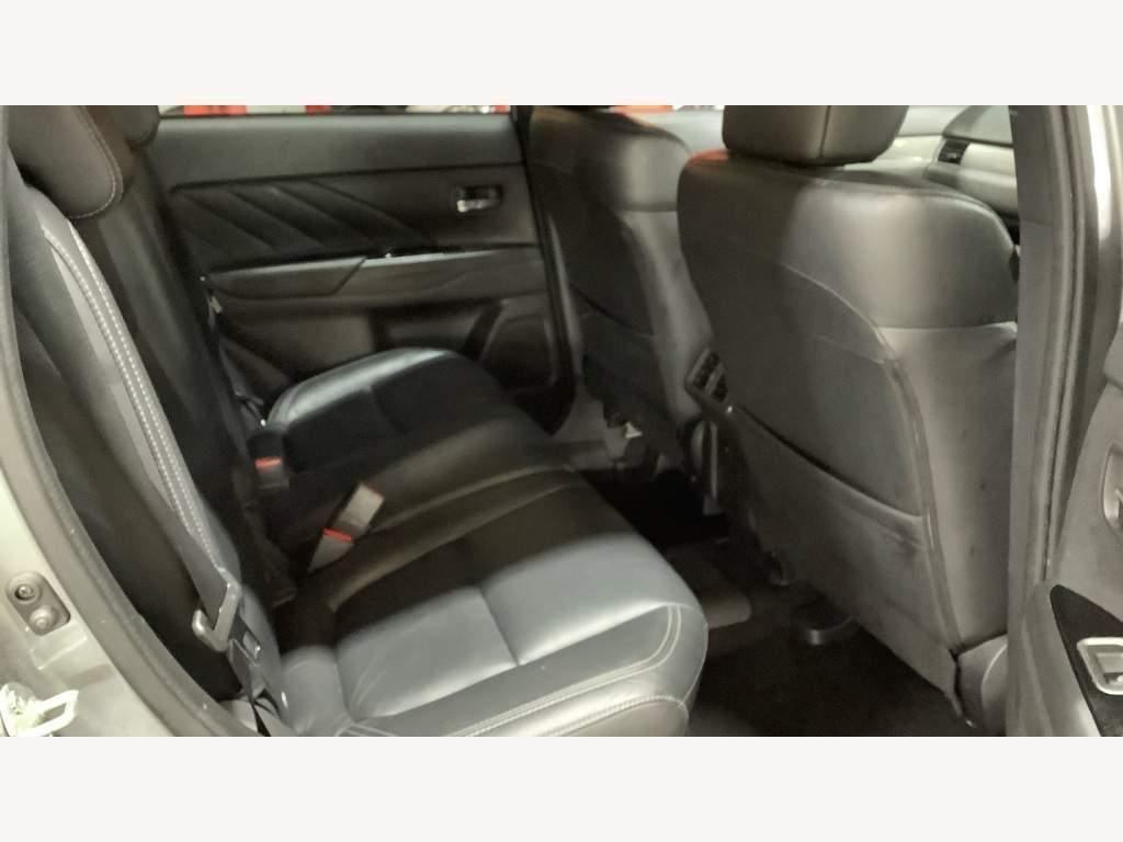 Used Mitsubishi Outlander for sale - 76991108: Photo 8