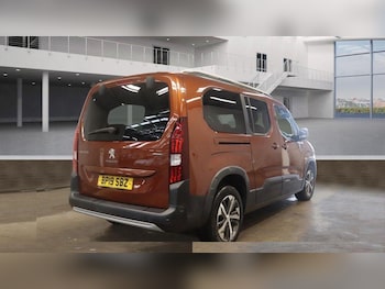 Used Peugeot Rifter 2019 for sale - 76592136: Photo