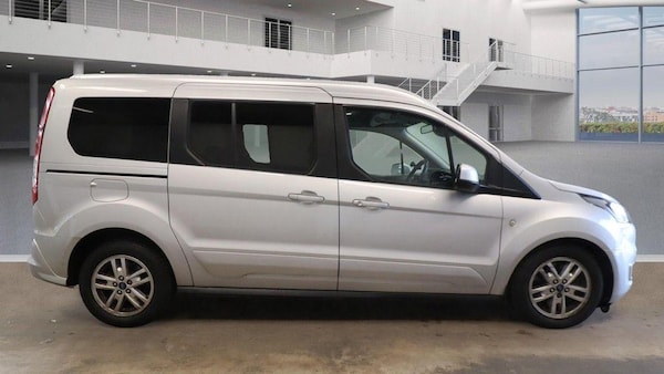 Used Ford Grand Tourneo Connect 2020 for sale - 75334052: Photo 5
