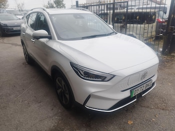 2022 (72) - 115kW Trophy Connect EV Long Range73kWh 5dr Auto