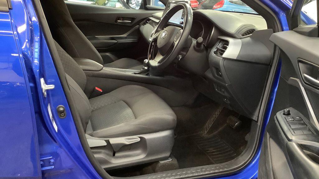 Used Toyota C-HR 2020 for sale - 76865875: Photo 5