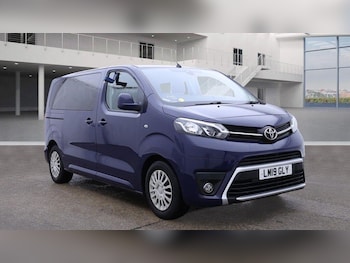 Used Toyota PROACE CITY Verso 2019 for sale - 76549230: Photo