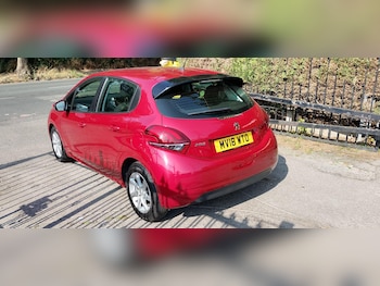 Used Peugeot 208 2018 for sale - 79324609: Photo