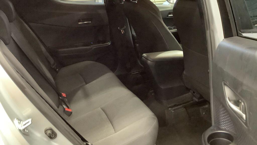 Used Toyota C-HR 2018 for sale - 77537820: Photo 16