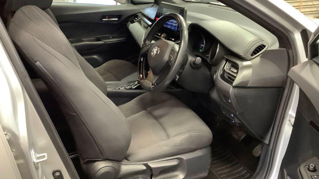 Used Toyota C-HR 2018 for sale - 77537820: Photo 17