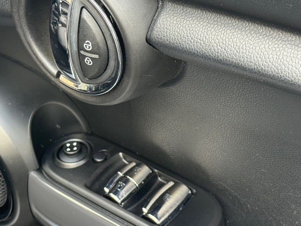 Used MINI Convertible 2018 for sale - 76840771: Photo 21