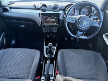 Used Suzuki Swift 2018 for sale - 77372932: Photo