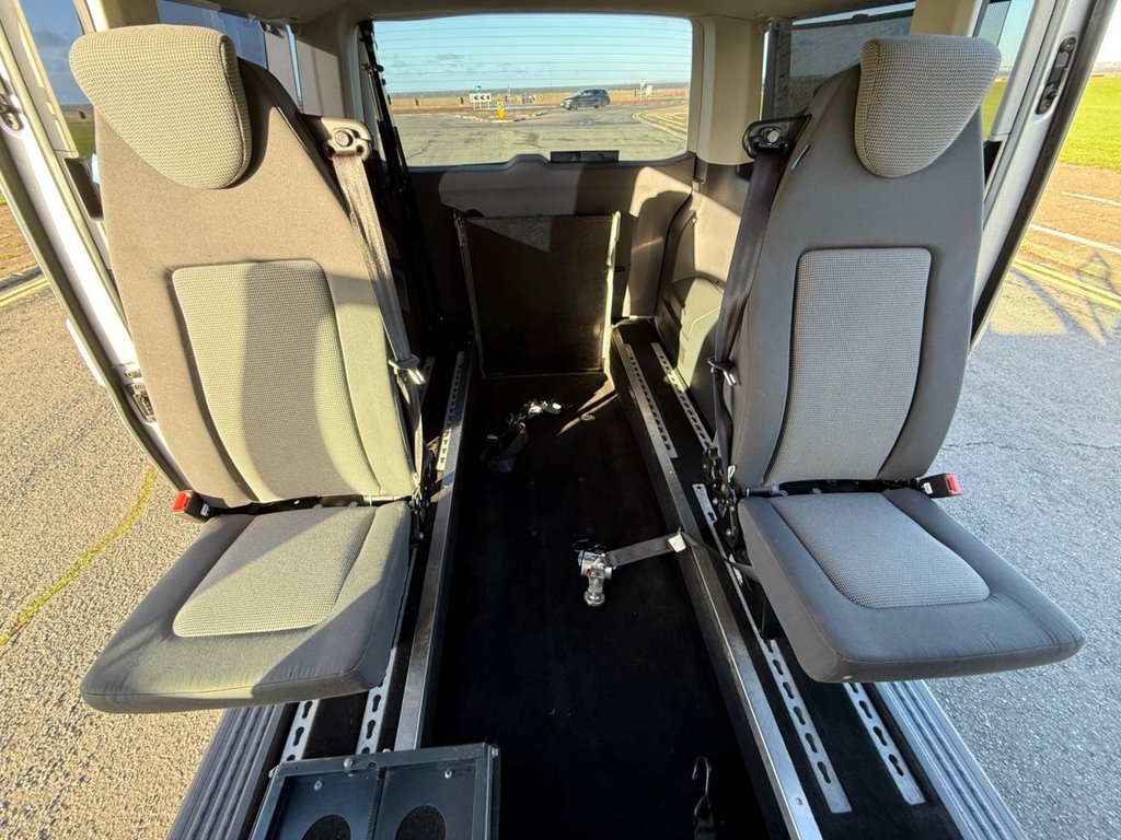 Used Volkswagen Transporter Shuttle 2014 for sale - 76841000: Photo 12