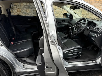 Used Honda CR-V 2018 for sale - 77534069: Photo