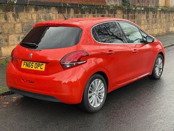 Used Peugeot 208 2015 for sale - 76840888: Photo