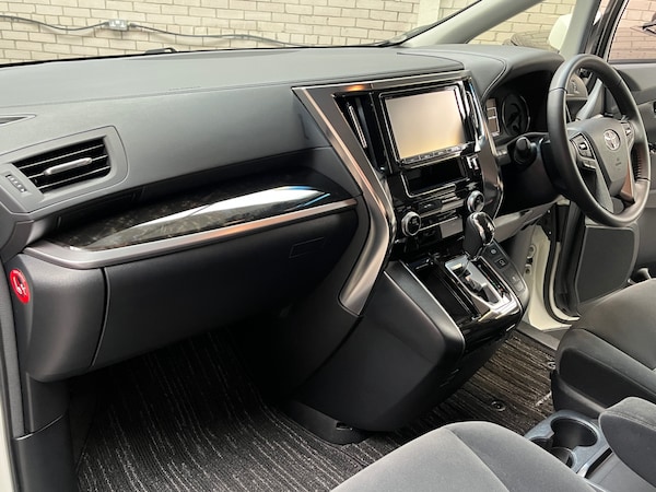 Used Toyota Vellfire 2015 for sale - 75039435: Photo 11