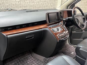Used Nissan Elgrand 2008 for sale - 75633219: Photo